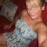 Belle fille libertine qui adore la pipe