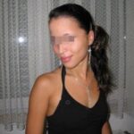 Salope recherche un mec viril &agrave; Dom&egrave;ne